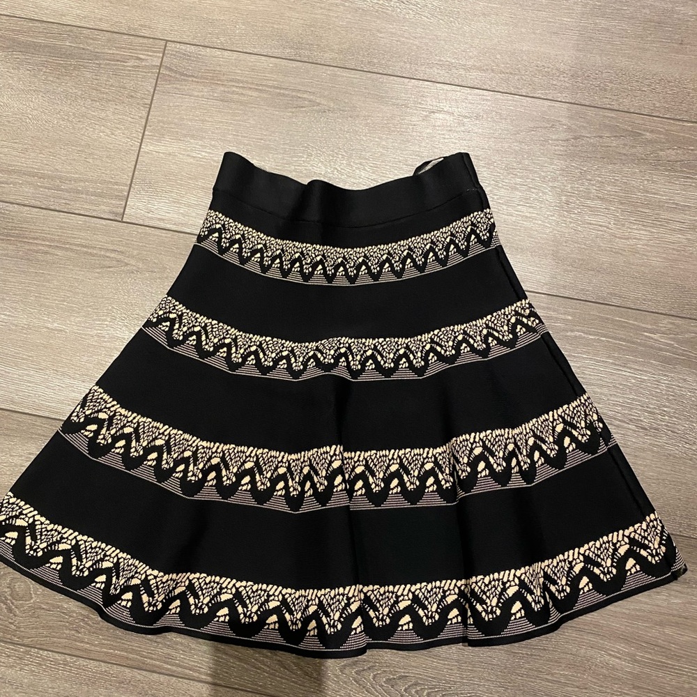 BCBG maxazria skirt
